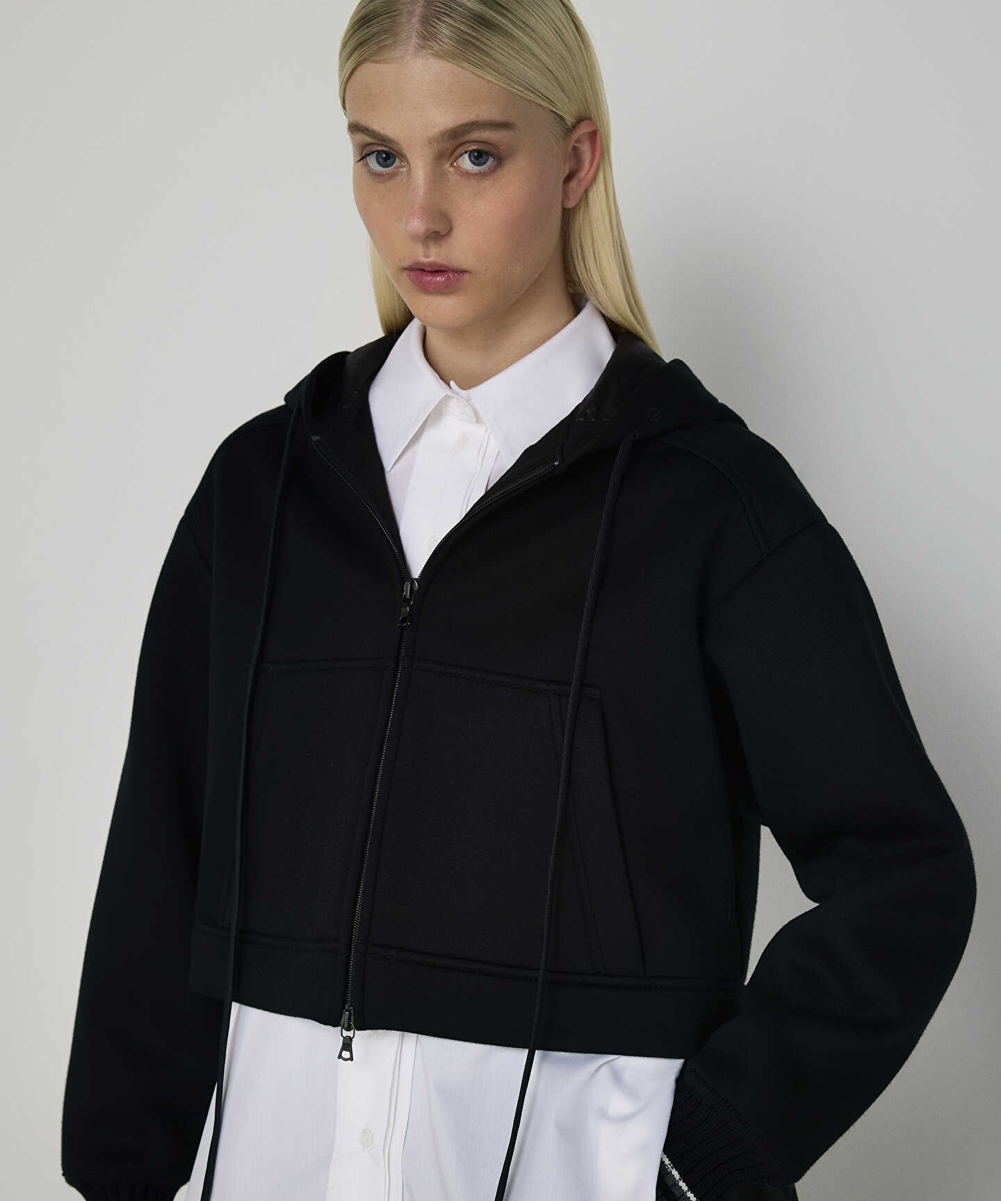 KONTRAST MANŞETLİ SWEATSHIRT 