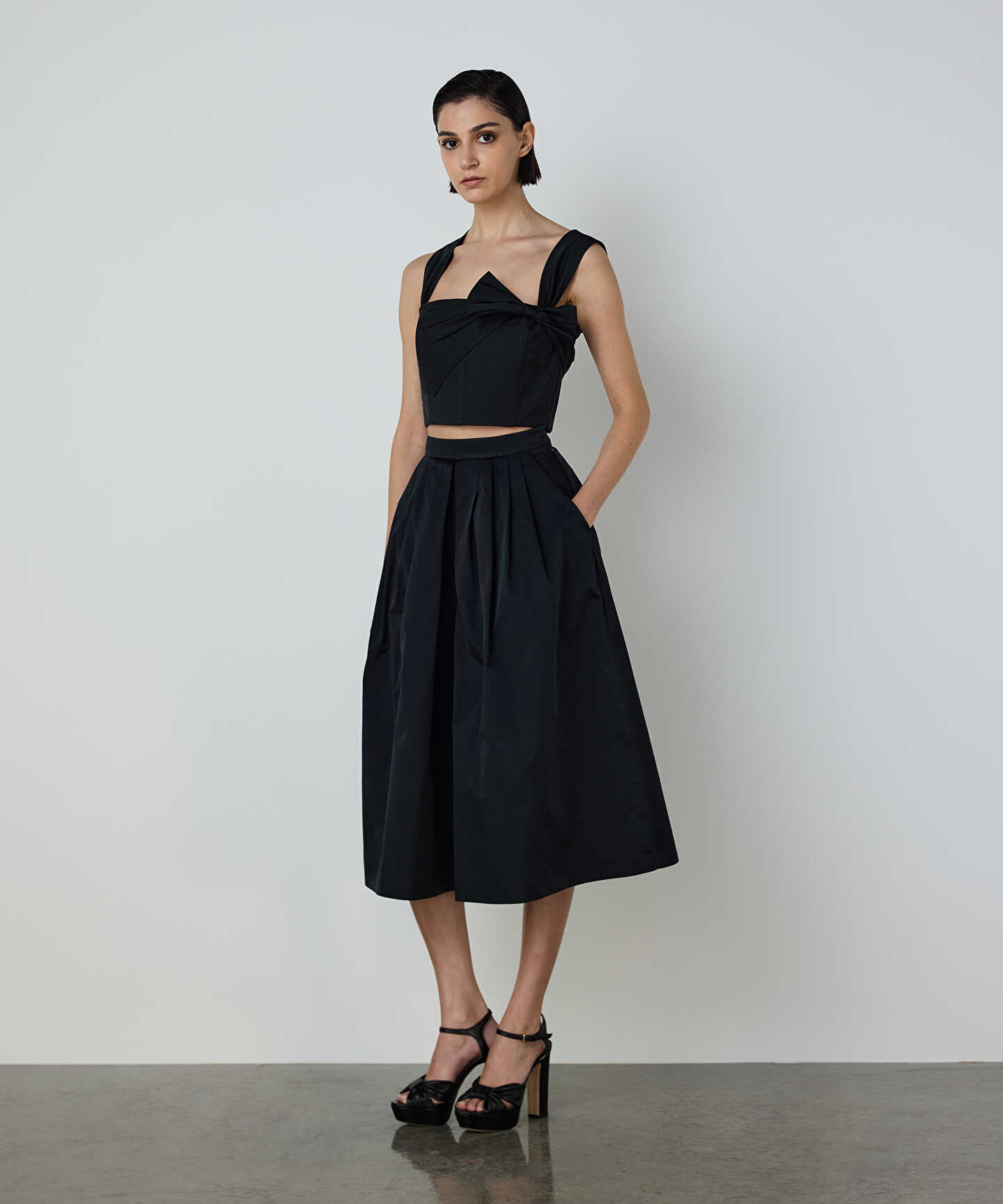FİYONKLU CROP BLUZ