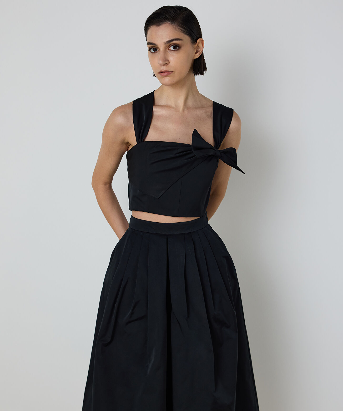 FİYONKLU CROP BLUZ