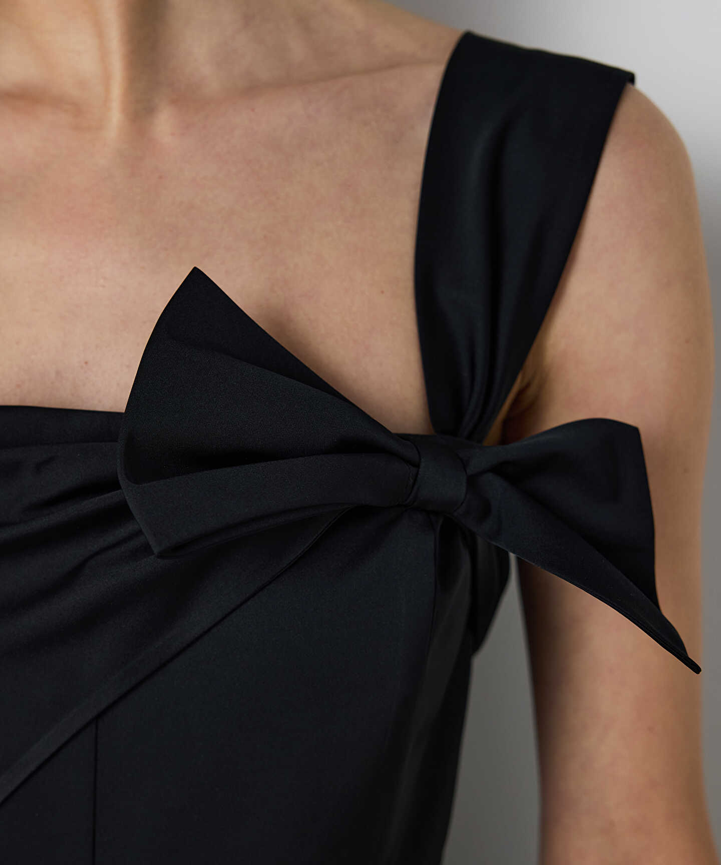 FİYONKLU CROP BLUZ