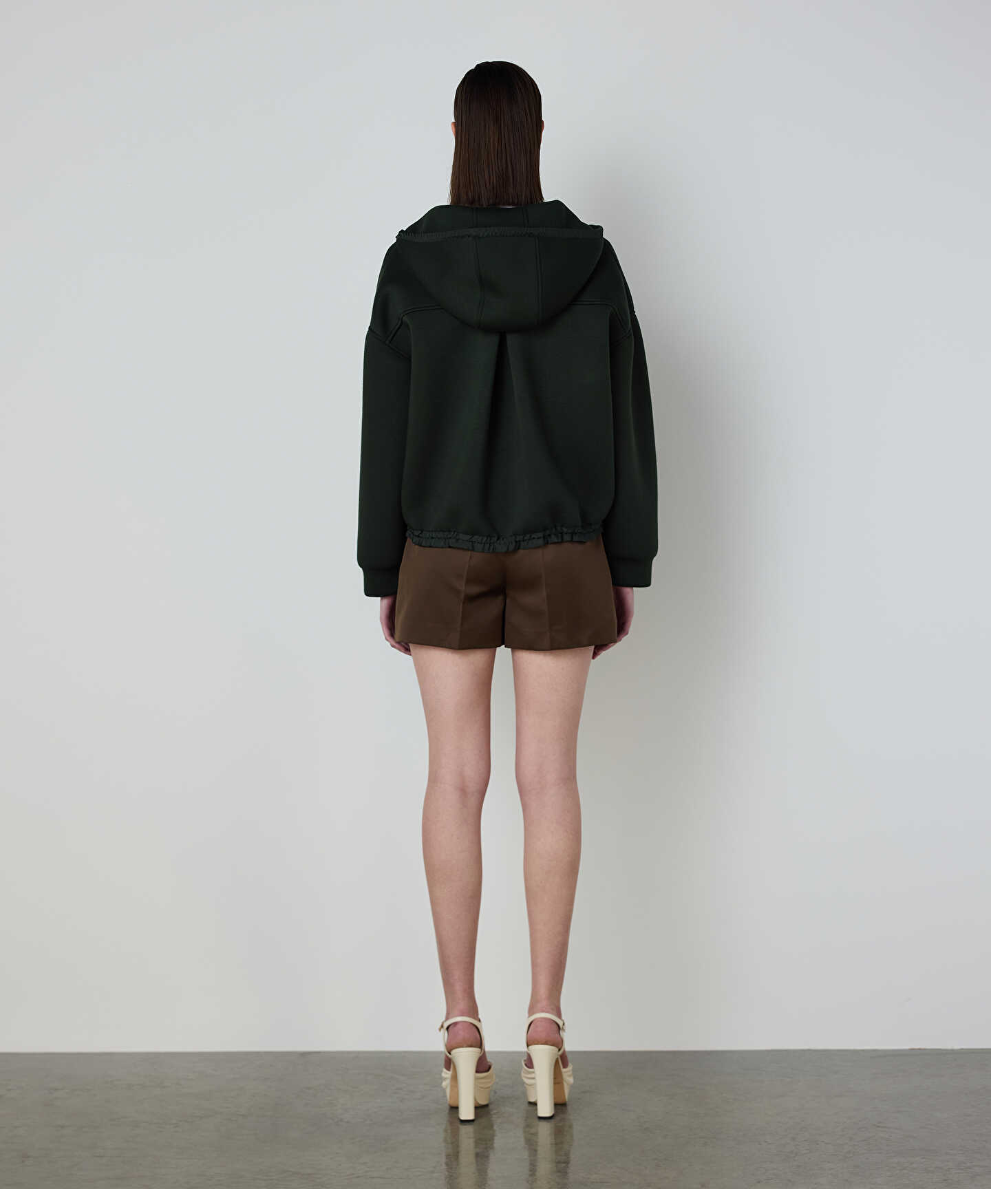 ÇİÇEK MODÜL İŞLEMELİ SWEATSHIRT