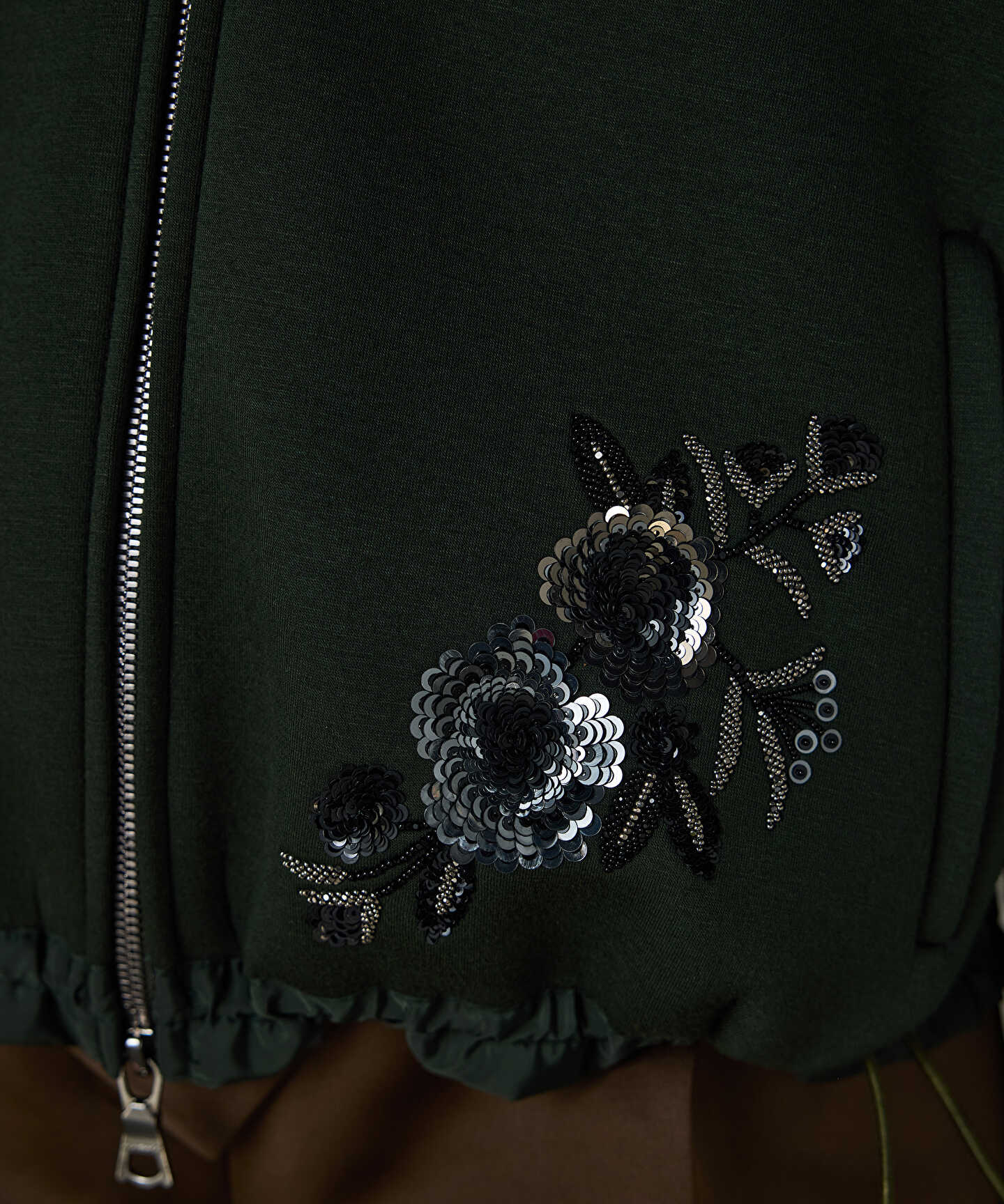 ÇİÇEK MODÜL İŞLEMELİ SWEATSHIRT