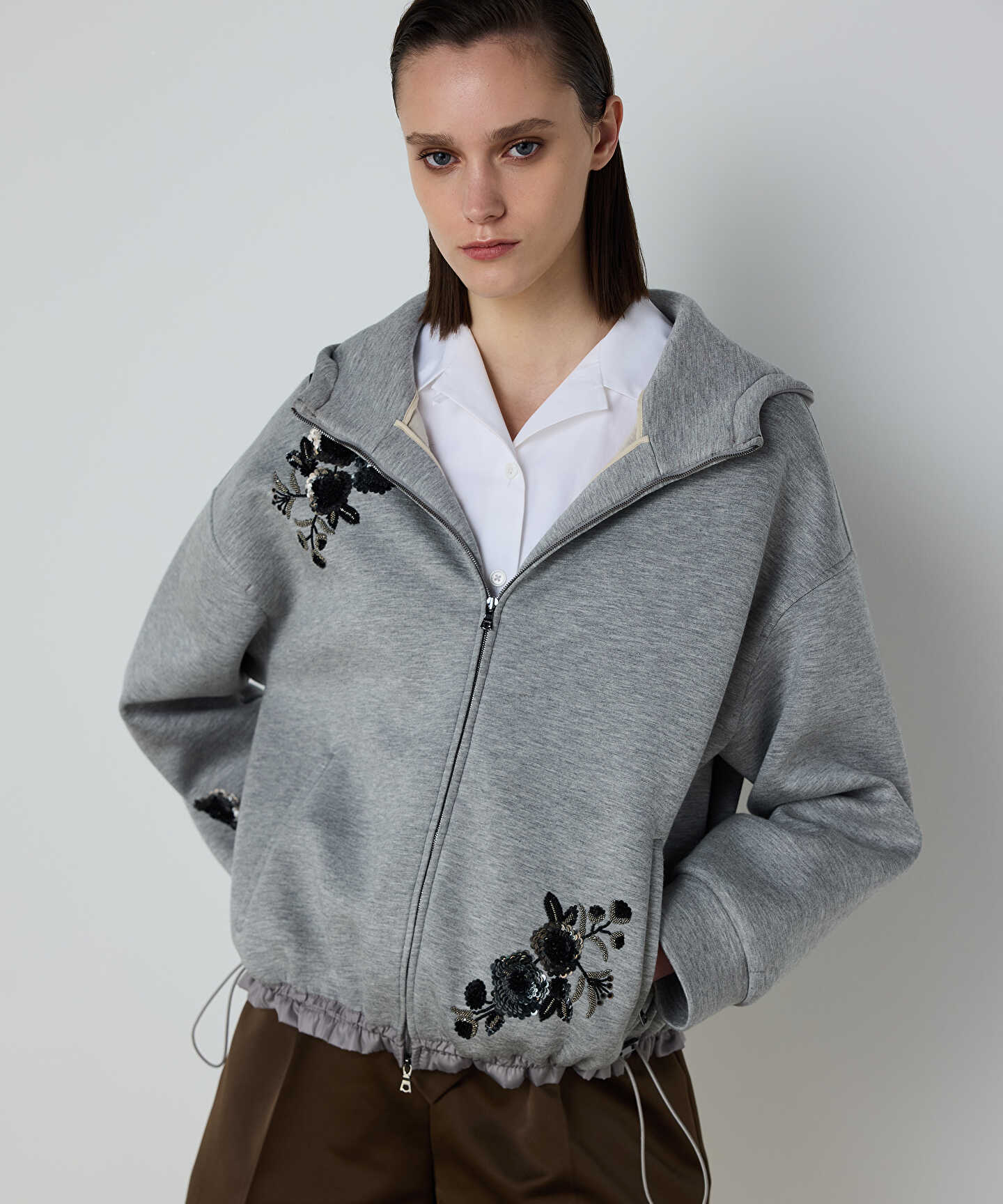 ÇİÇEK MODÜL İŞLEMELİ SWEATSHIRT