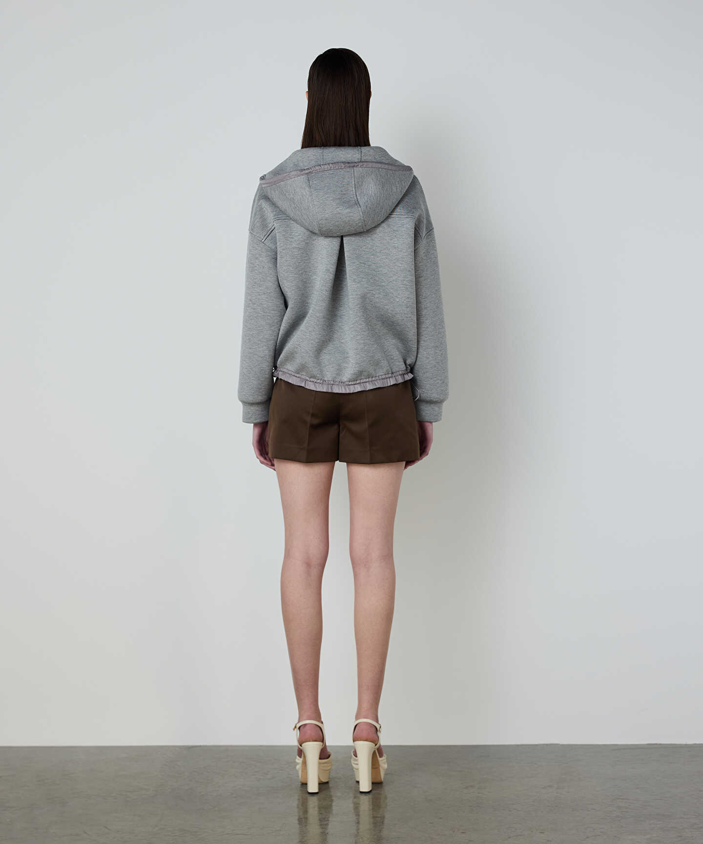 ÇİÇEK MODÜL İŞLEMELİ SWEATSHIRT