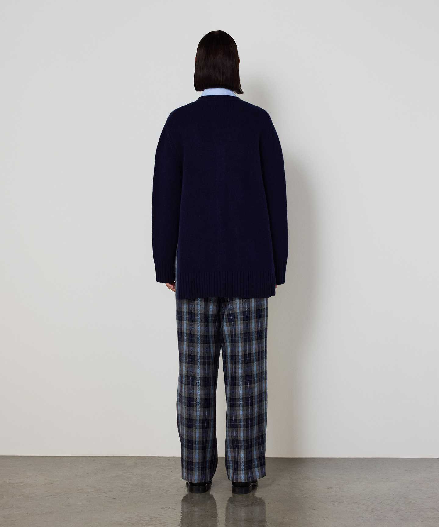 OVERSIZE V YAKA TRİKO HIRKA