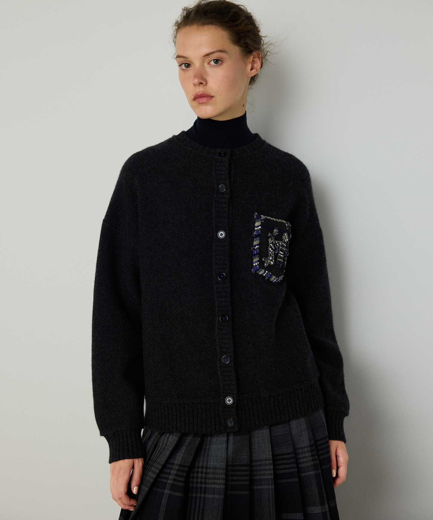 MONOGRAM İŞLEMELİ YÜN HIRKA