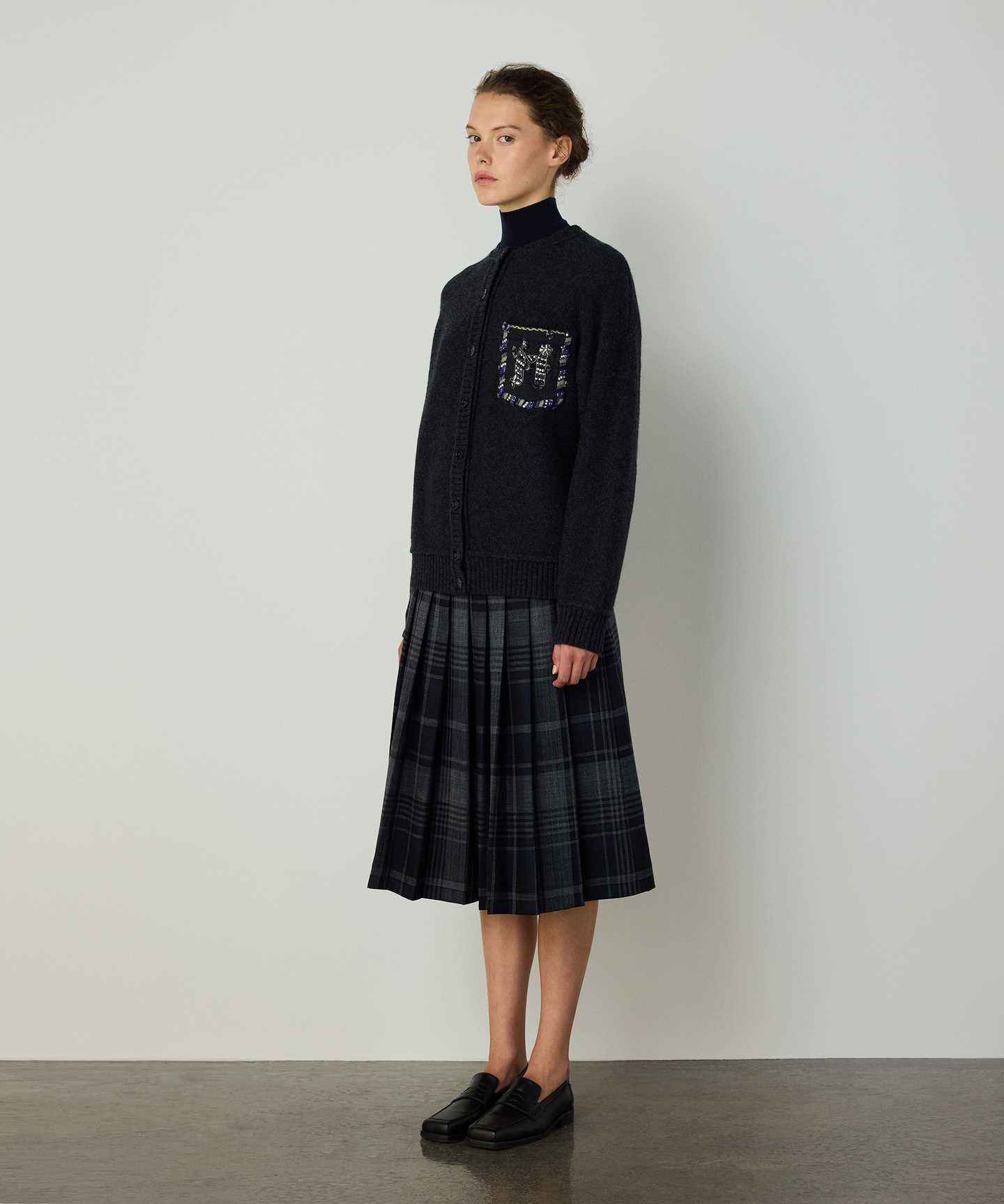 MONOGRAM İŞLEMELİ YÜN HIRKA
