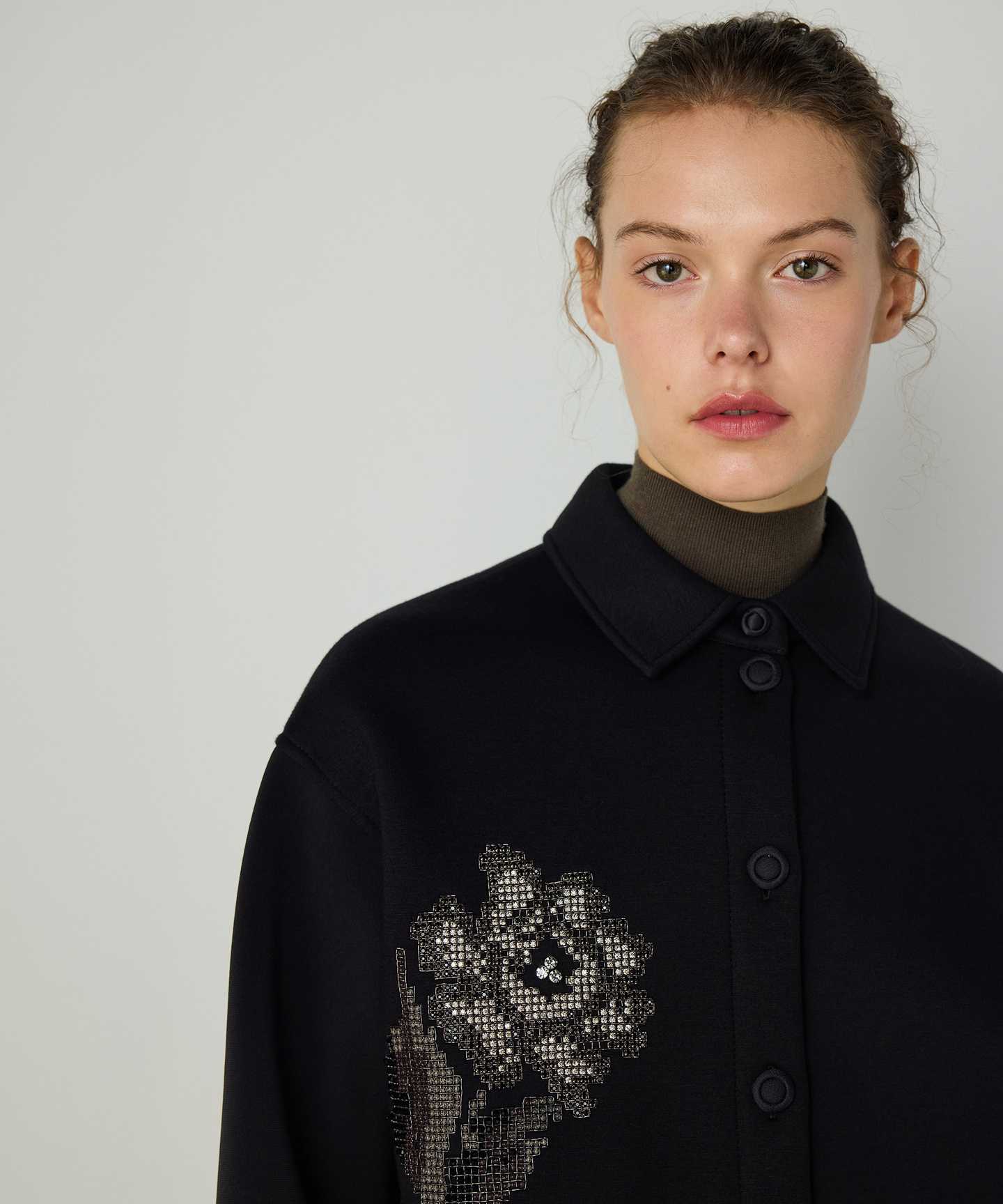 İŞLEME VE NAKIŞLI SWEATSHIRT