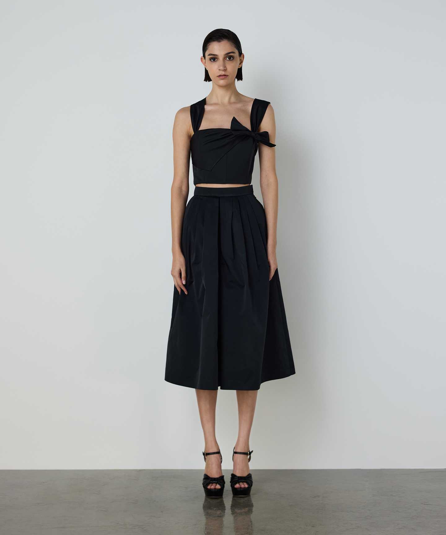 FİYONKLU CROP BLUZ