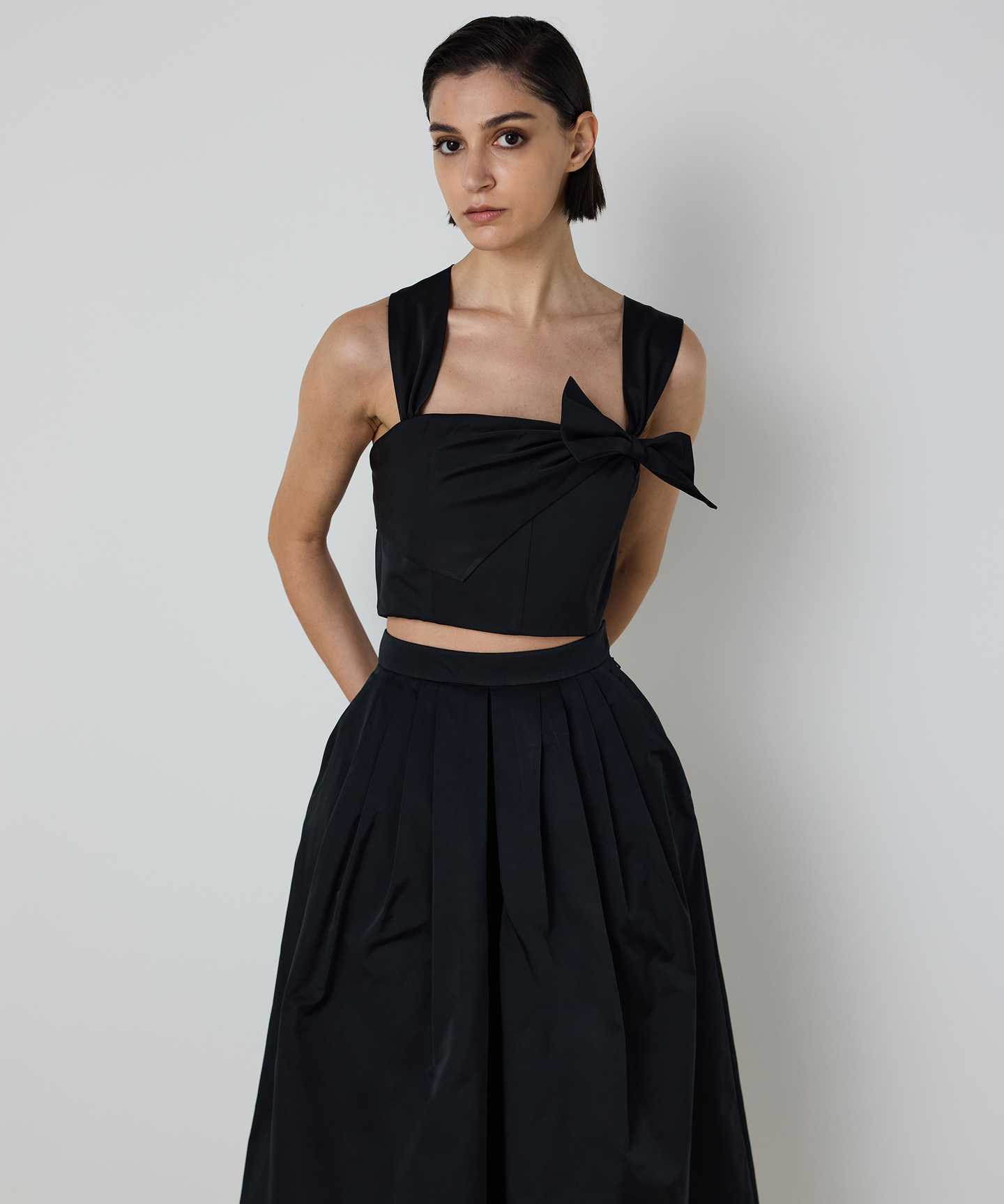 FİYONKLU CROP BLUZ