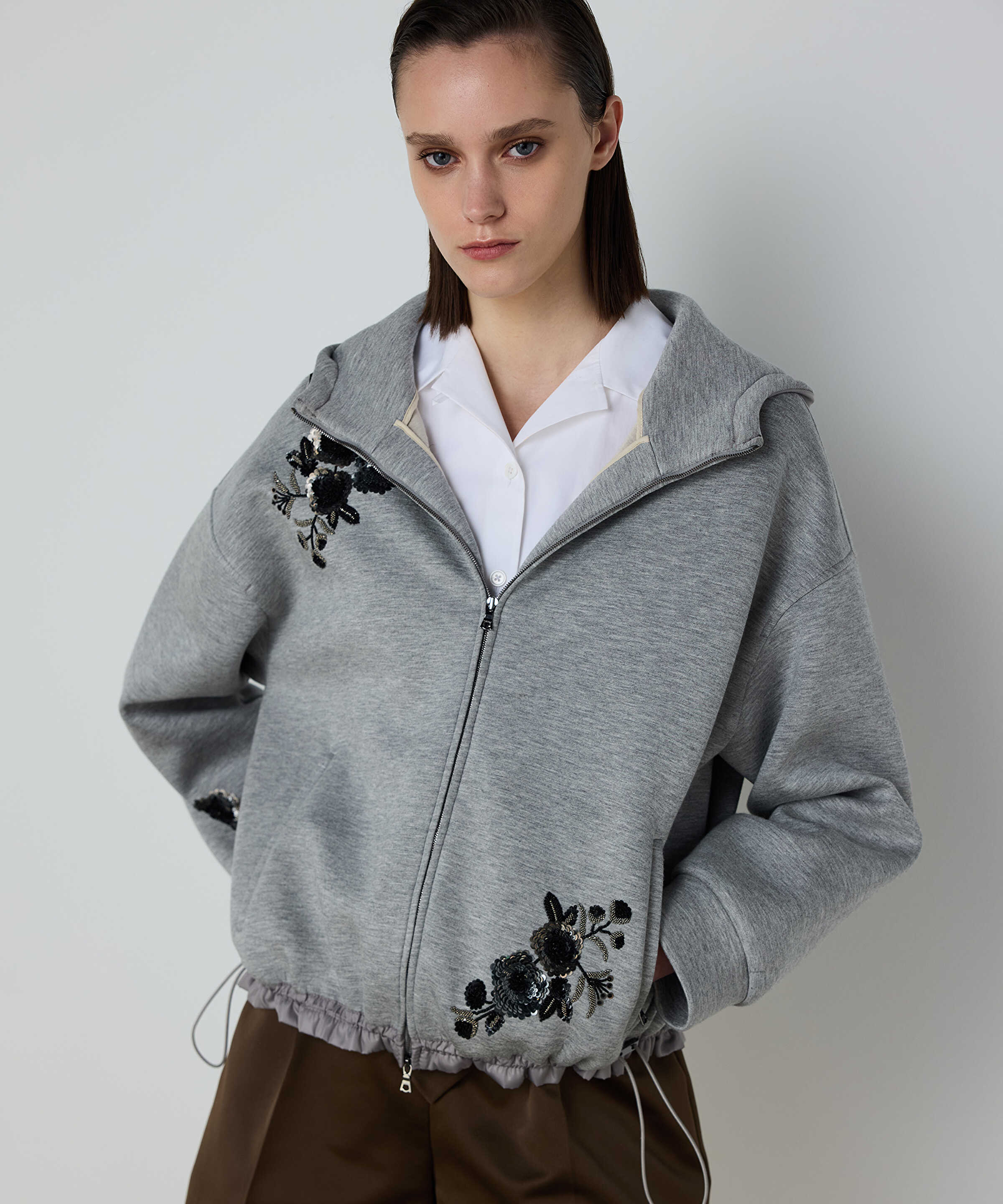 ÇİÇEK MODÜL İŞLEMELİ SWEATSHIRT