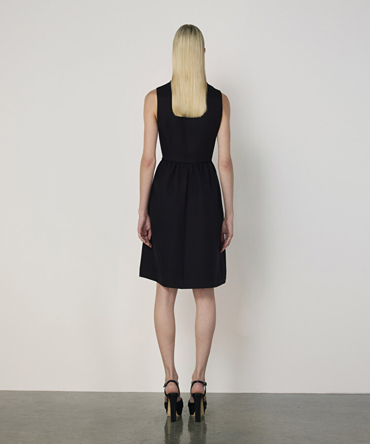 KARMA DÜĞMELİ KREP ELBİSE