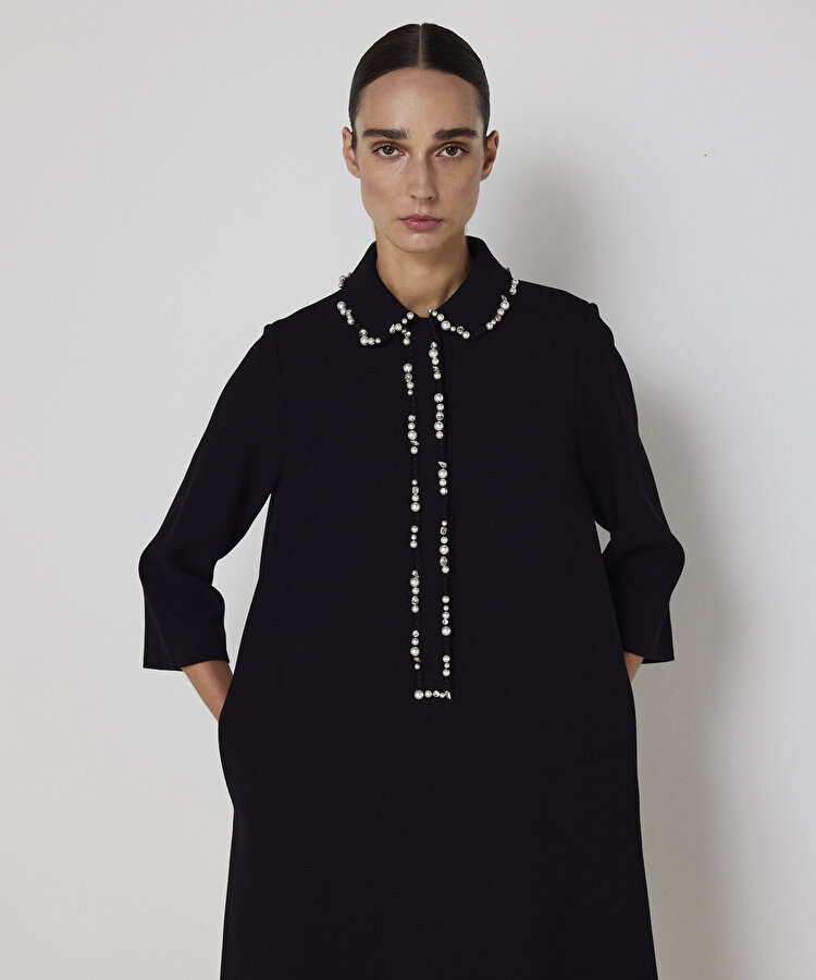 İŞLEMELİ YÜN ELBİSE