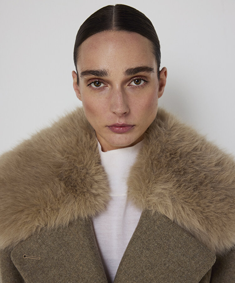 SUNİ KÜRKLÜ GENİŞ YAKA KABAN