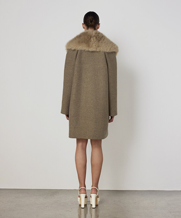 SUNİ KÜRKLÜ GENİŞ YAKA KABAN