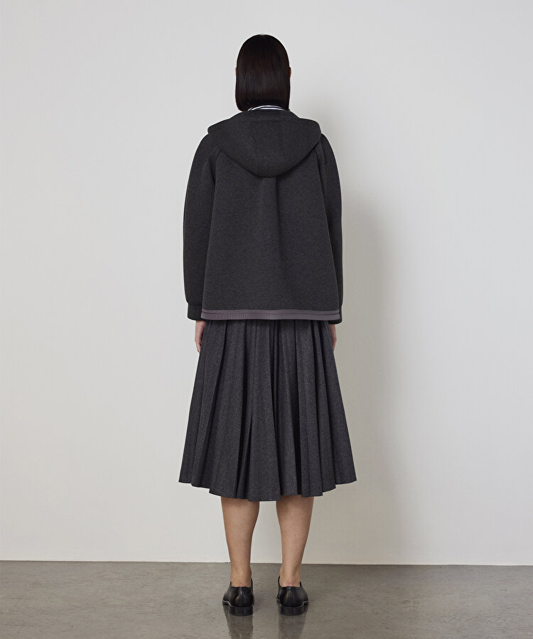 ÇİÇEK APLİKELİ SWEATSHIRT