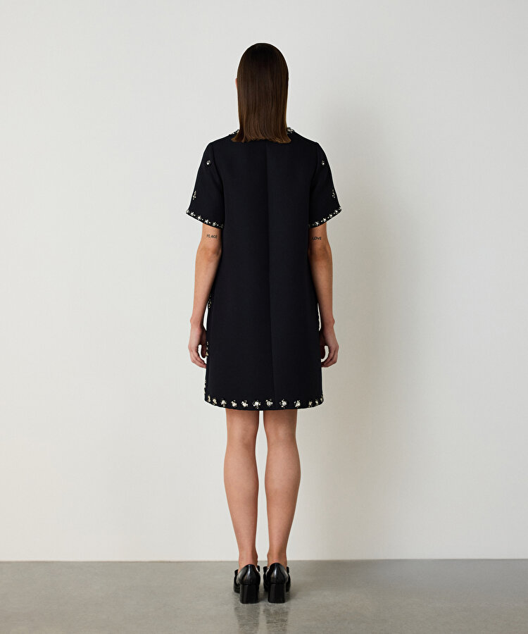 Kristal taş işlemeli elbise