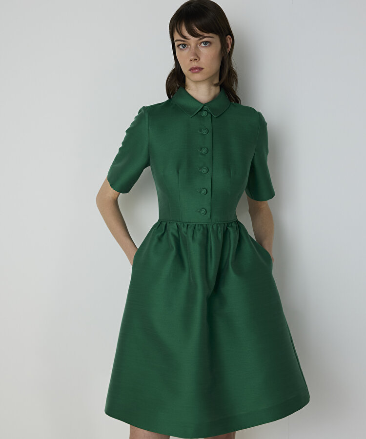 Düğme aksesuarlı elbise