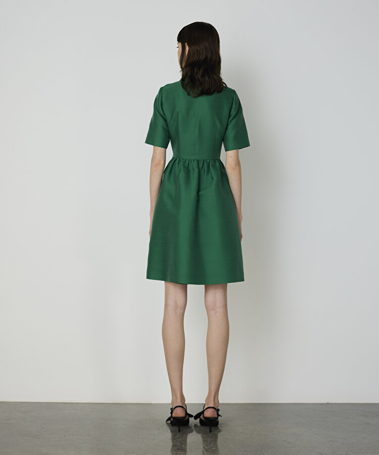 Düğme aksesuarlı elbise