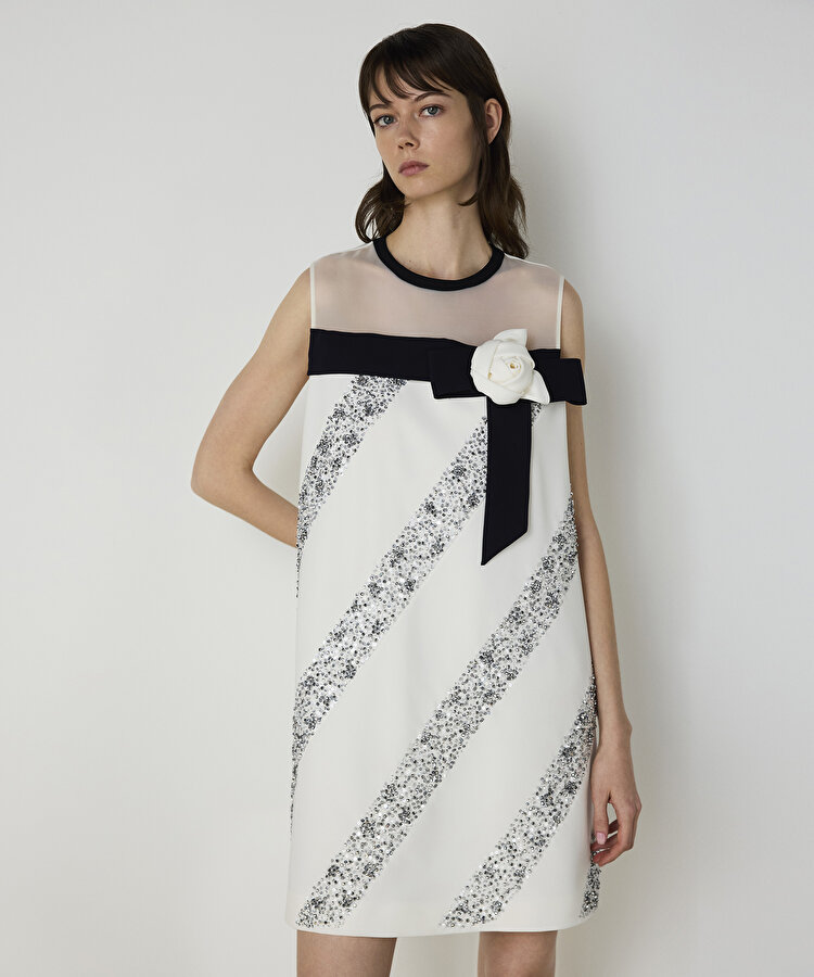 Diyagonal taş işlemeli mini elbise