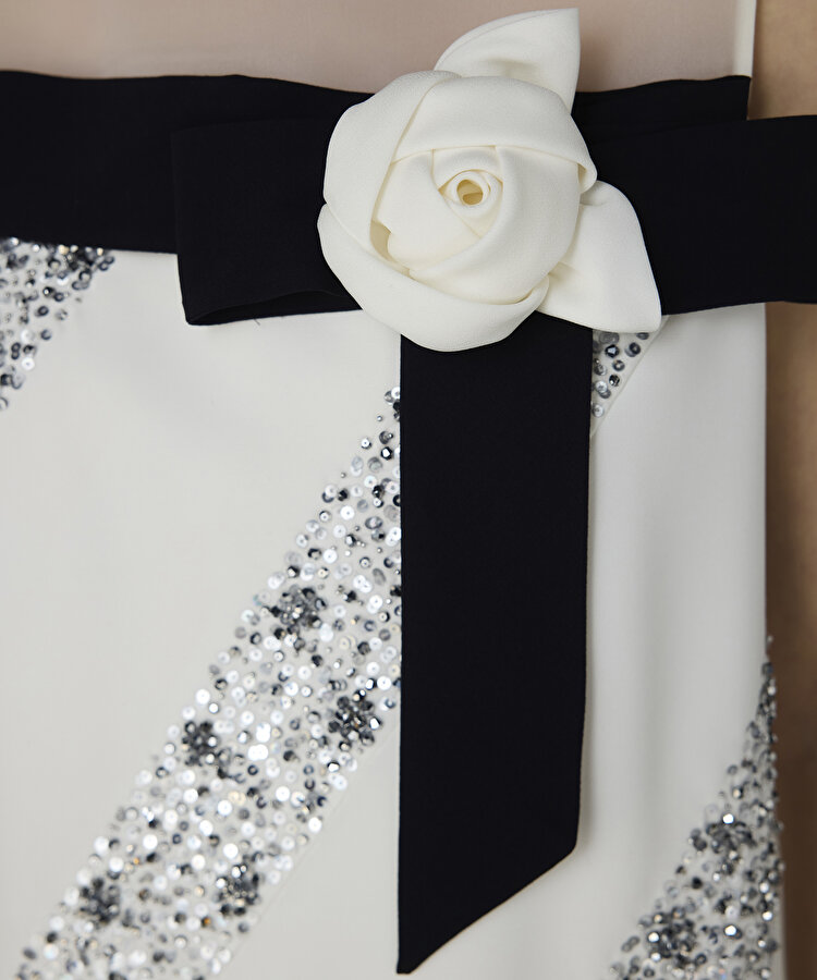 Diyagonal taş işlemeli mini elbise