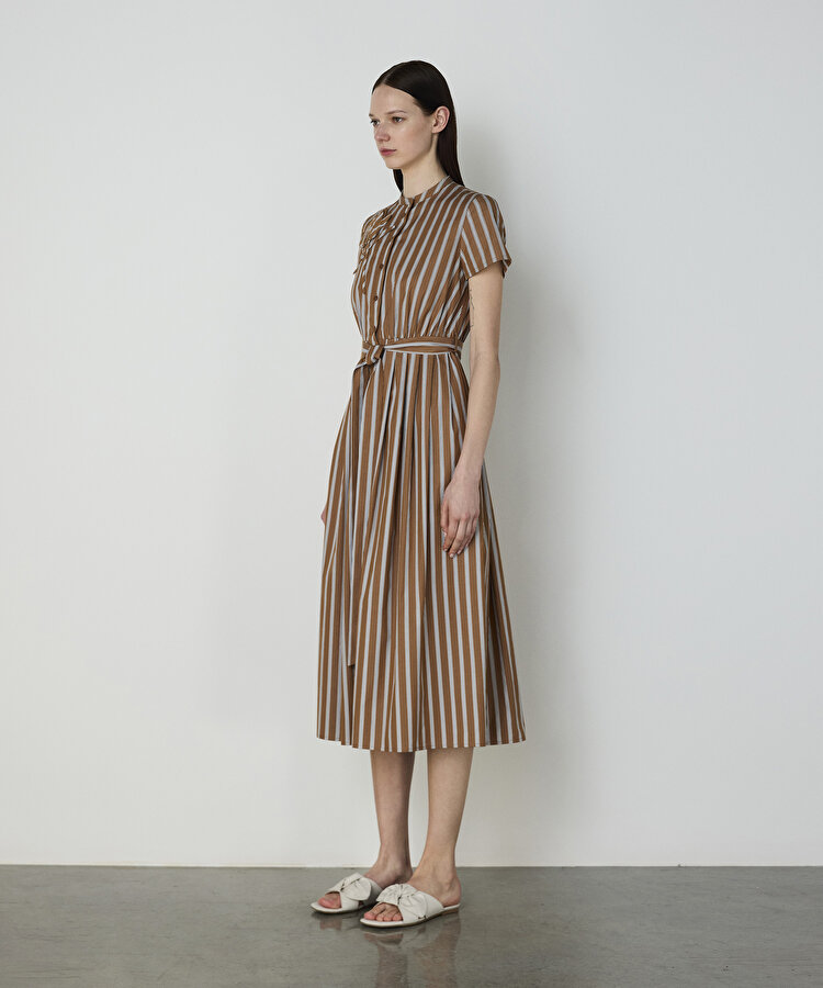 Çiçek aplikeli poplin elbise