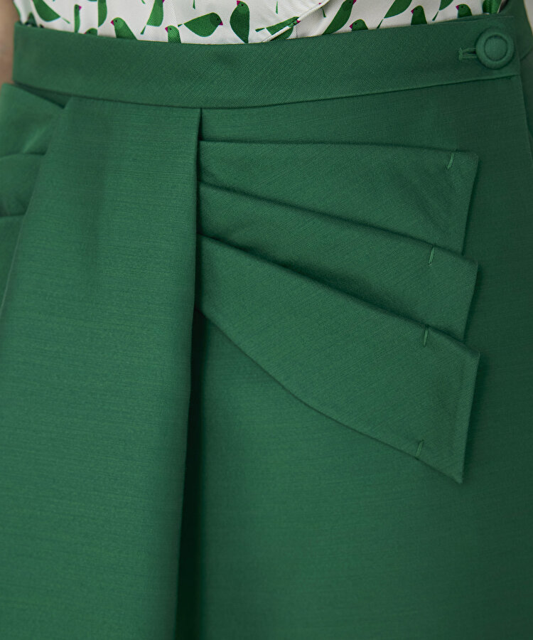 Asimetrik fiyonklu etek