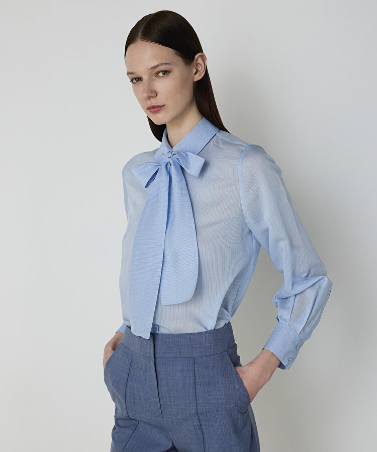 Çıkarılabilir fularlı çizgili gömlek