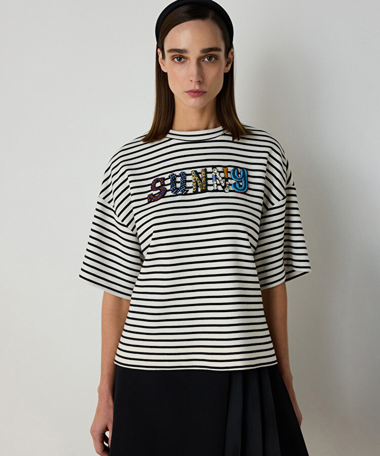 Slogan işlemeli tişört