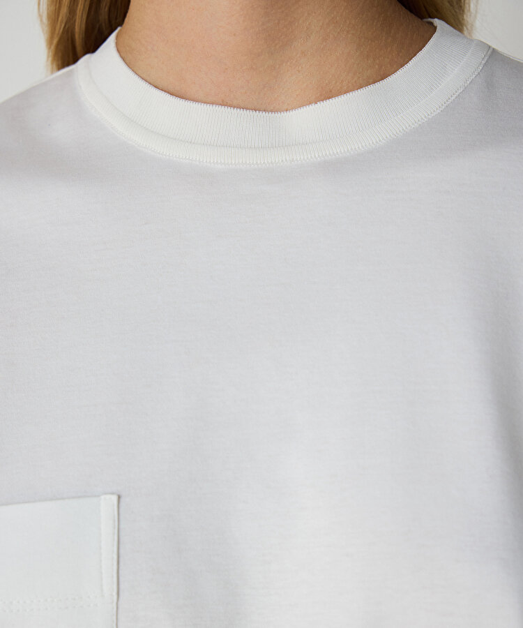 Asimetrik kesim tişört