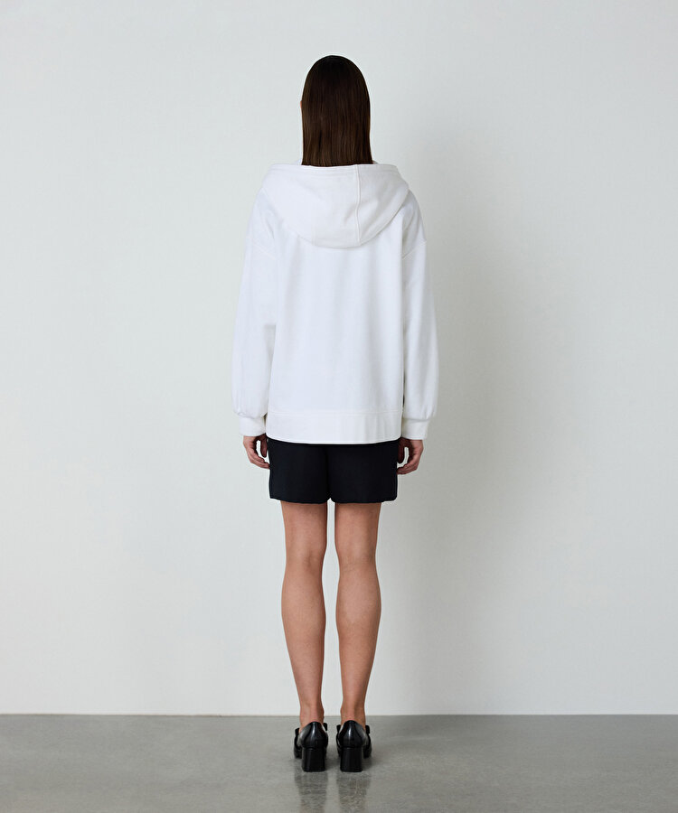 Kontrast işlemeli sweatshirt