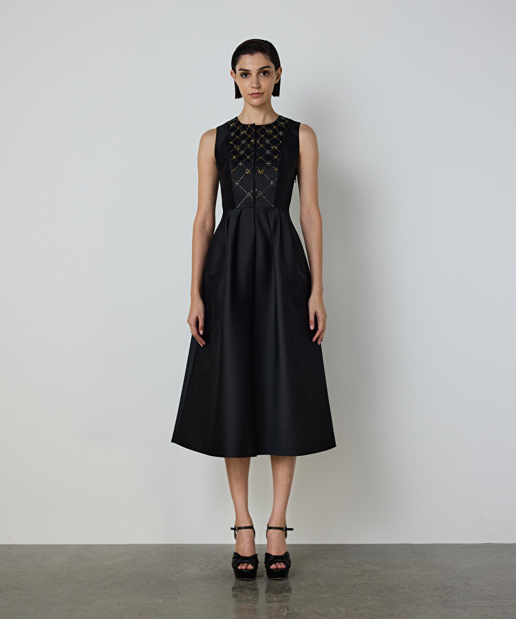 İŞLEMELİ MİKADO ELBİSE