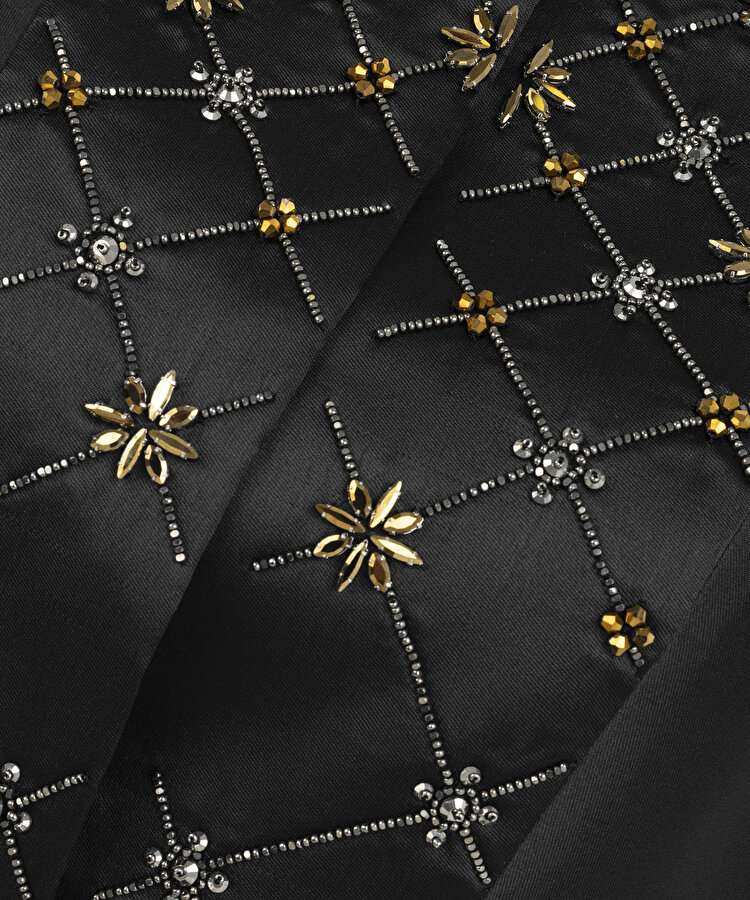 İŞLEMELİ MİKADO ELBİSE