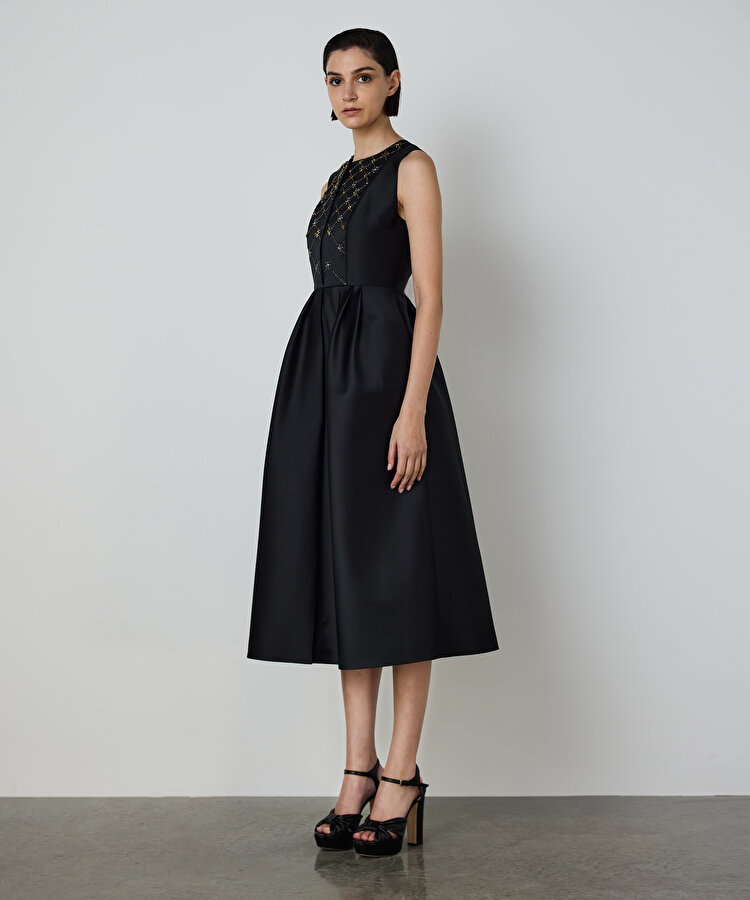 İŞLEMELİ MİKADO ELBİSE