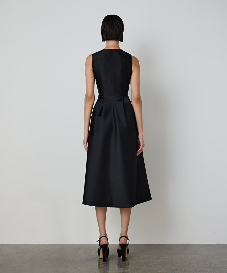 İŞLEMELİ MİKADO ELBİSE