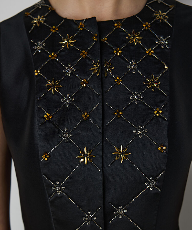 İŞLEMELİ MİKADO ELBİSE