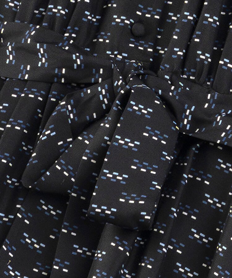 KUŞAKLI VE DESENLİ İPEK ELBİSE