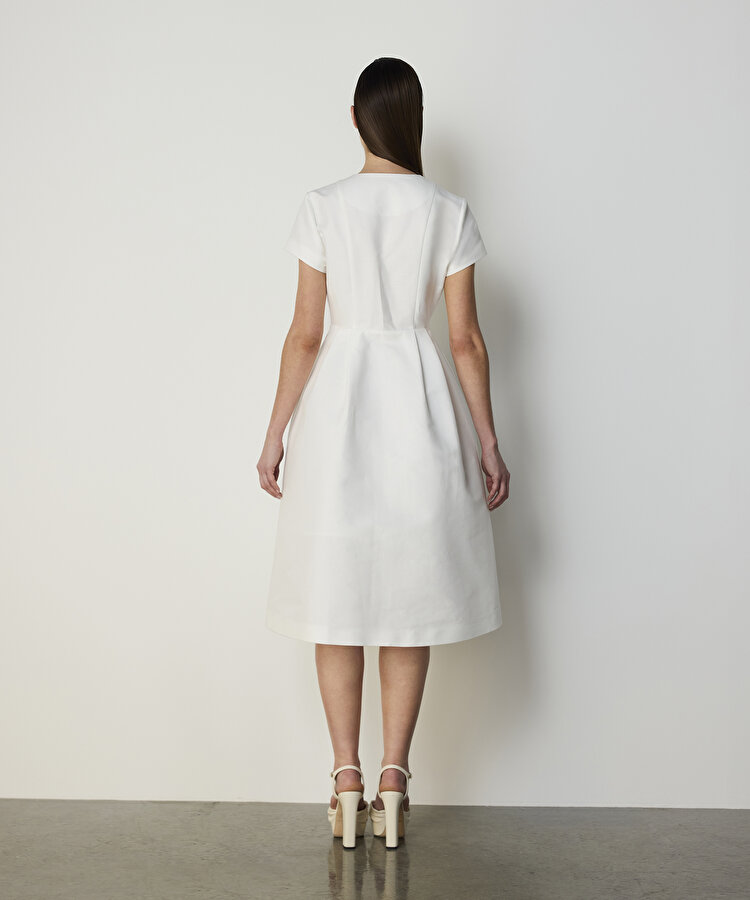 İŞLEMELİ PİLELİ ELBİSE