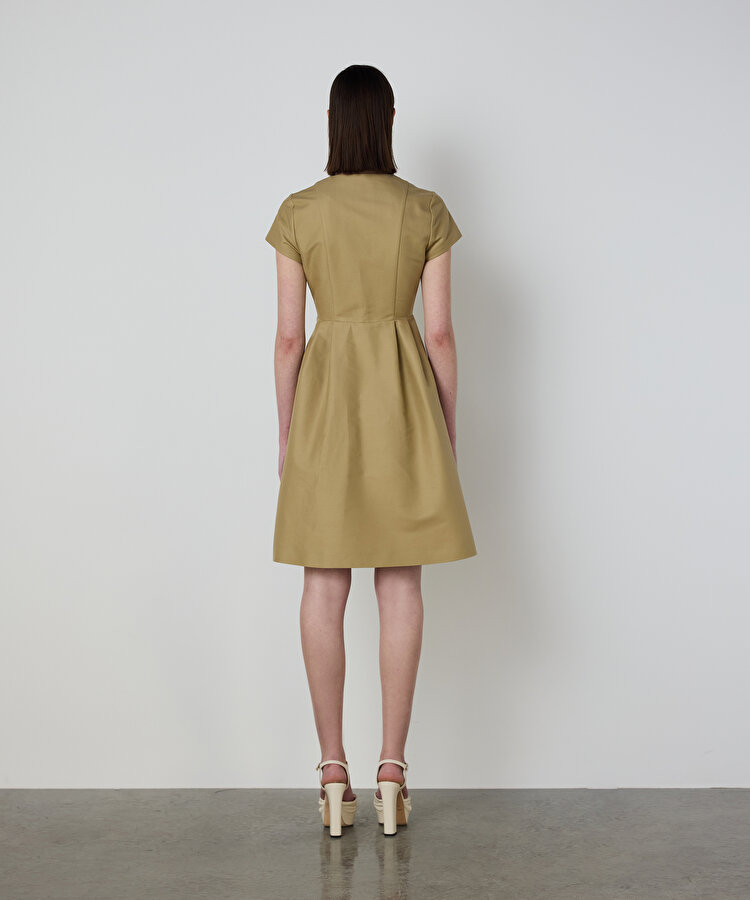 İŞLEMELİ PİLELİ ELBİSE