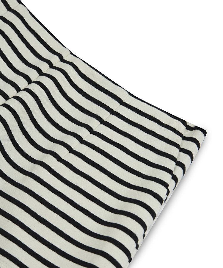 ÇİZGİ DESEN ŞORT