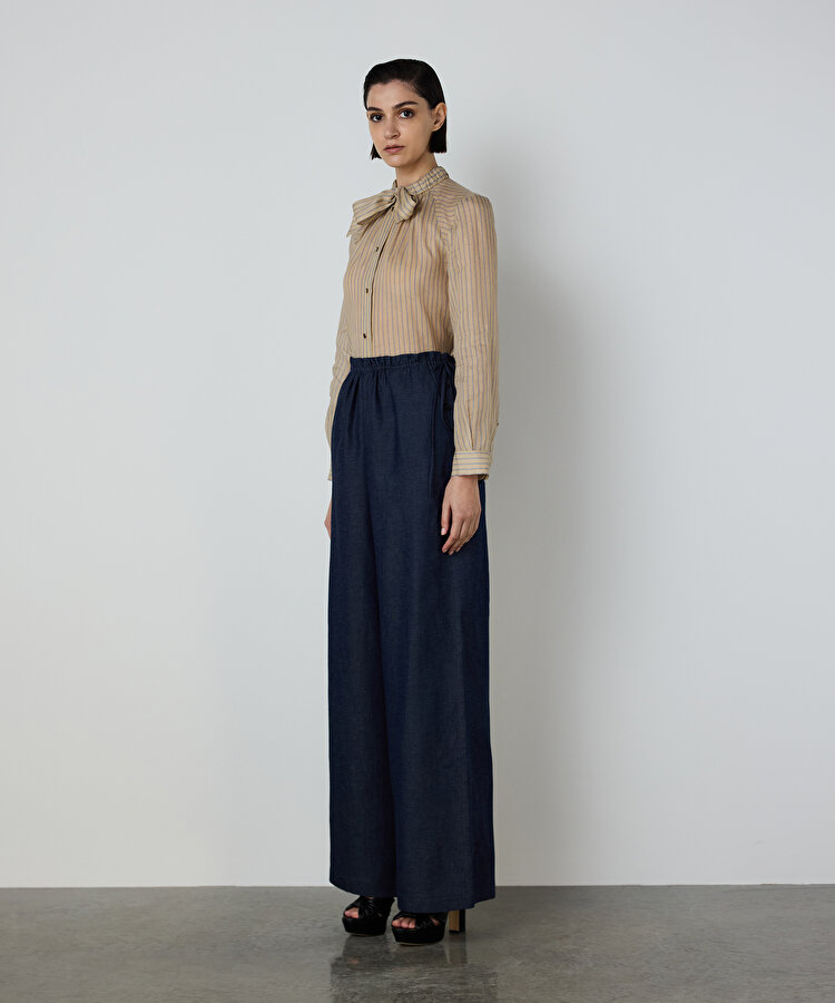 FULAR AKSESUARLI RAMİ GÖMLEK