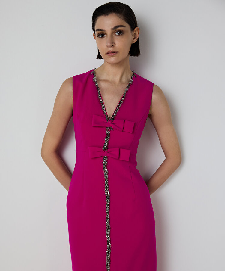 FİYONK APLİKELİ VE İŞLEMELİ ELBİSE