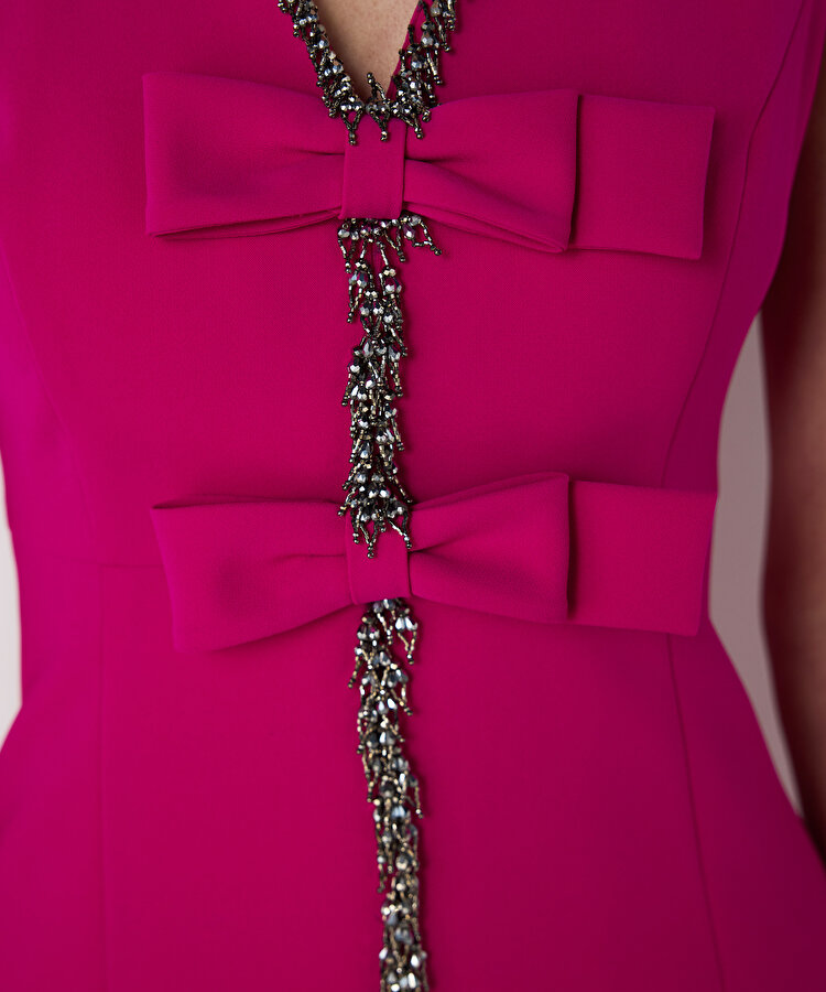 FİYONK APLİKELİ VE İŞLEMELİ ELBİSE