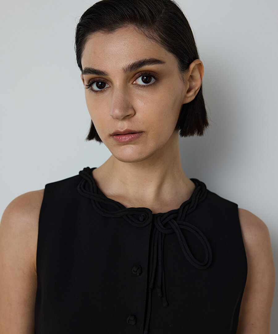 İNCE KORDONLU PİLELİ ELBİSE