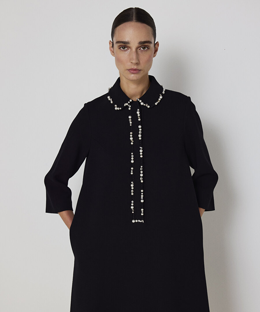 İŞLEMELİ YÜN ELBİSE