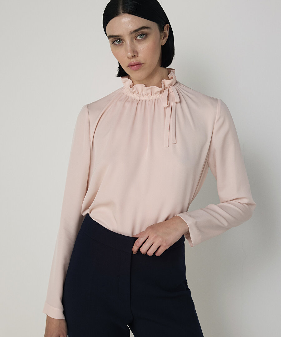 YAKASI BAĞLAMALI İPEK BLUZ