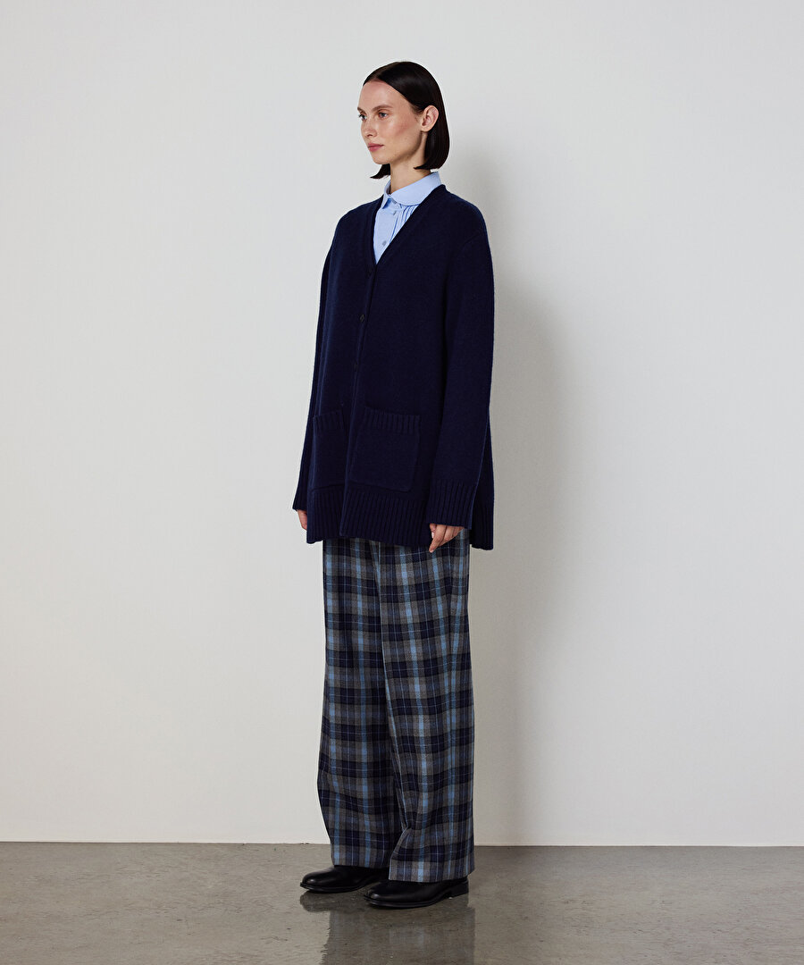 OVERSIZE V YAKA TRİKO HIRKA 