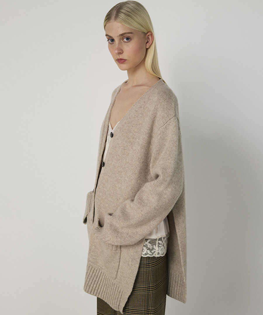 OVERSIZE V YAKA TRİKO HIRKA 