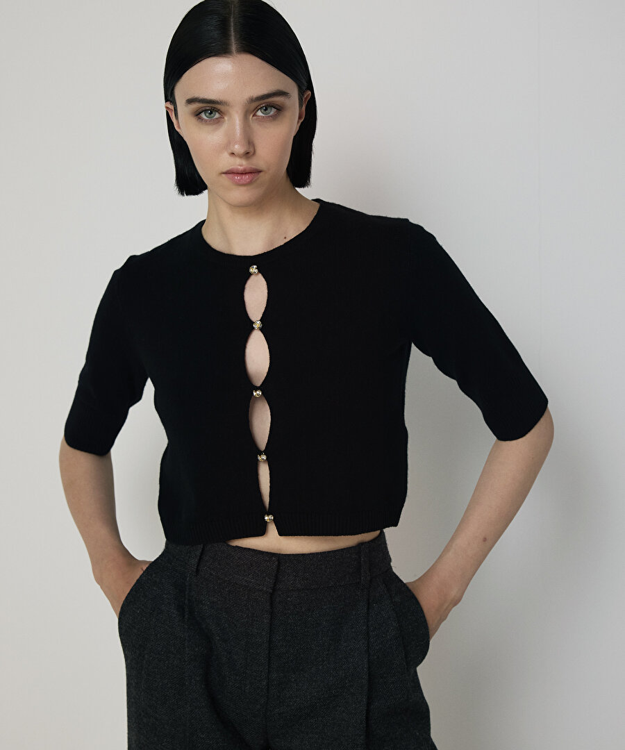 KRİSTAL TAŞ DÜĞMELİ TRİKO HIRKA