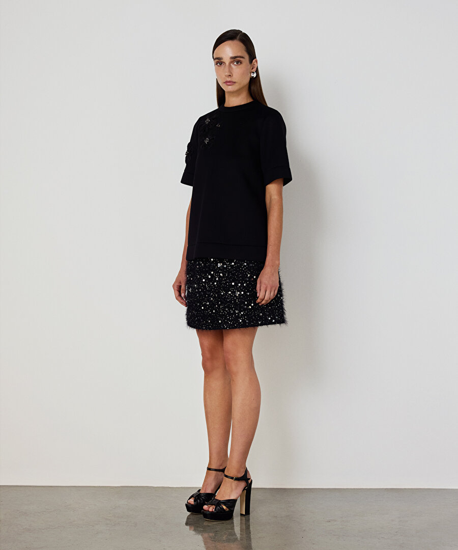 ÇİÇEK APLİKELİ SCUBA TİŞÖRT